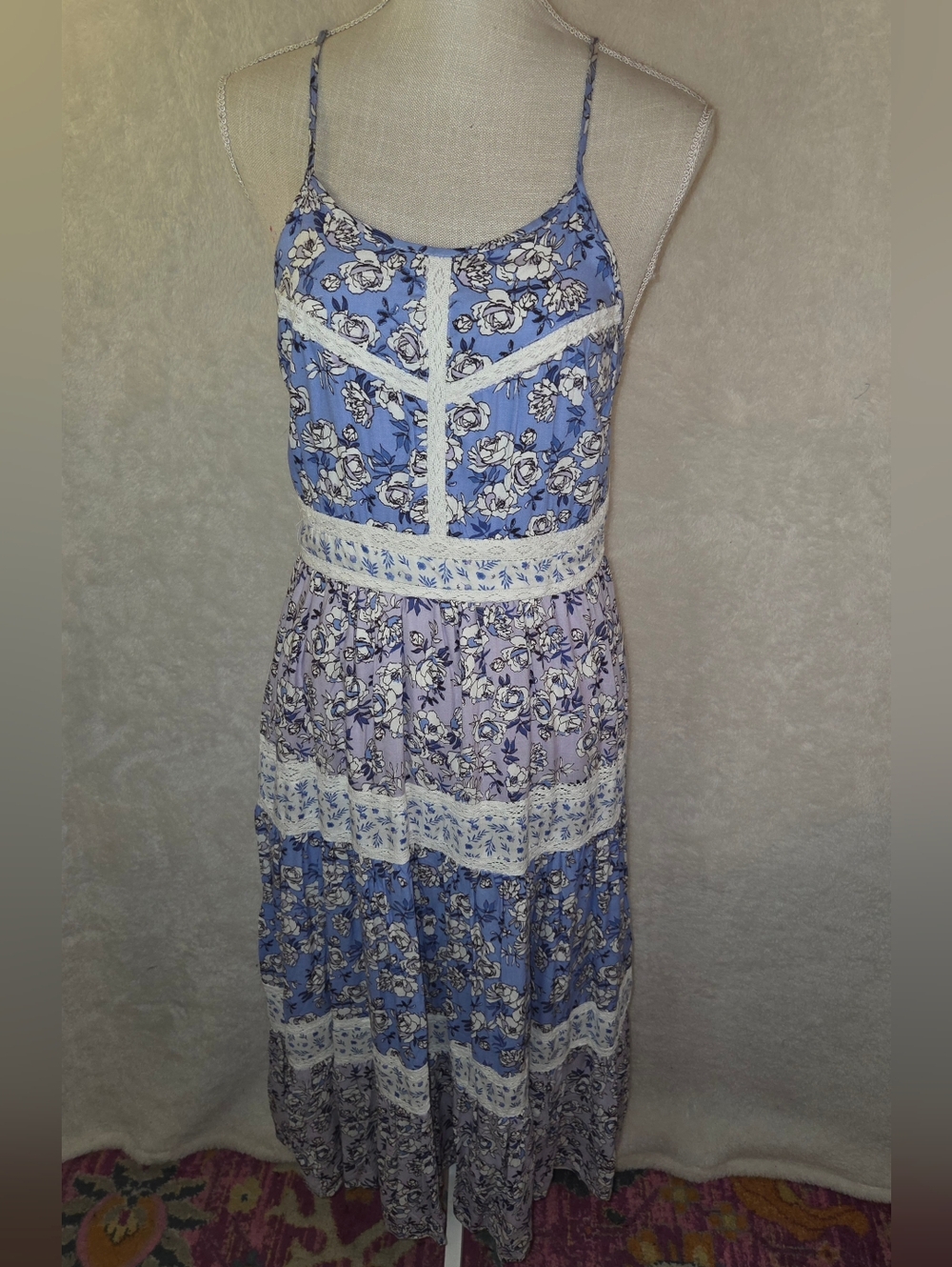 Jessica Simpson Floral Tiered Maxi Dress Crochet Lace Trim Blue/Purple Boho Sz M